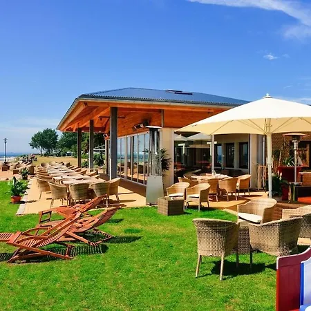 At The Golf Course F 19 E Comfortable *