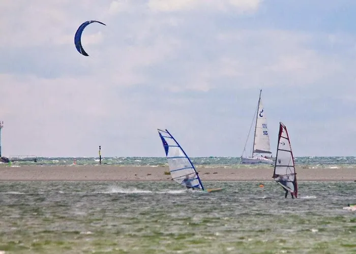 At The Golf Course F 19 E Comfortable